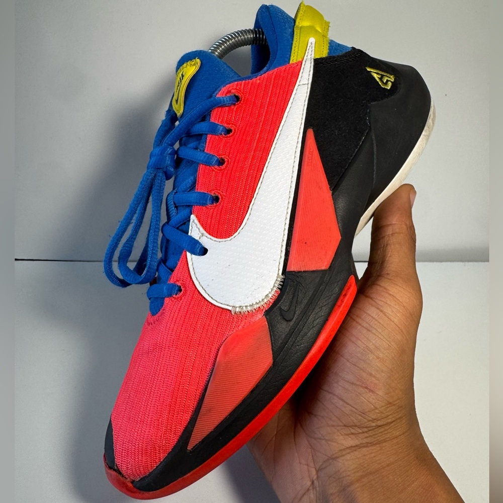 Nike Giannis Freak 2 “Bright Crimson” GS Size 5Y